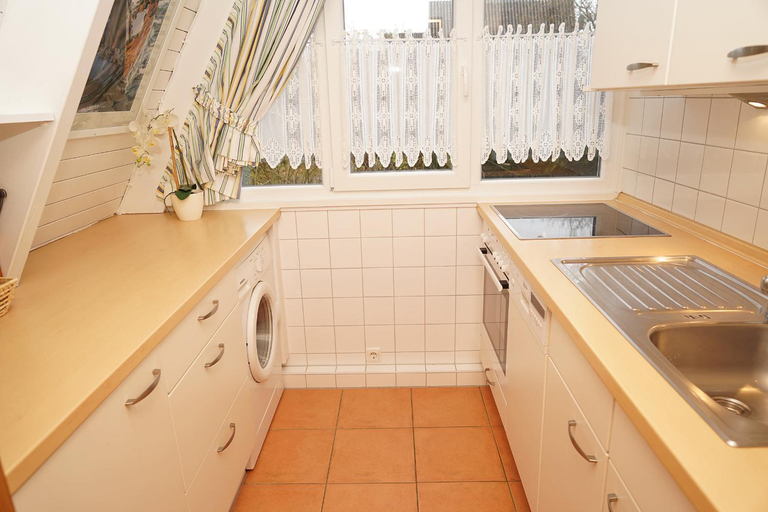 Others 4, Zeltdachhaus mit TV im Schlafzimme, Rendsburg-Eckernförde