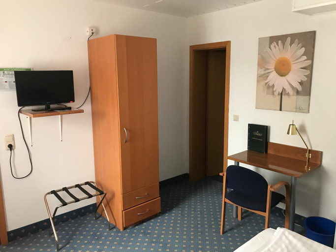 Bedroom 4, Hotel Hennies Hannover Sehnde, Region Hannover