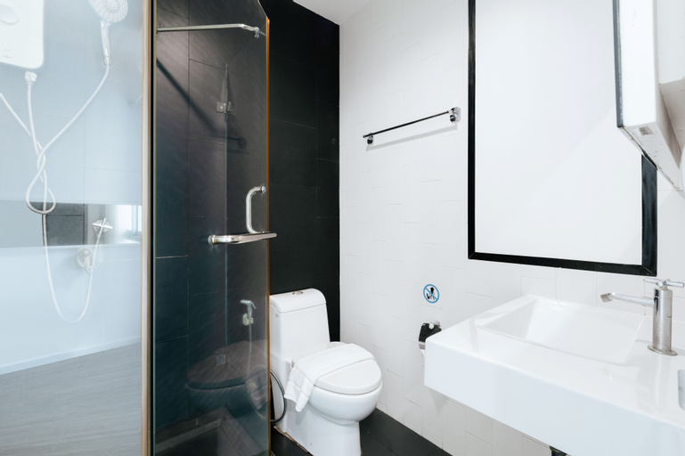 Bathroom 14
