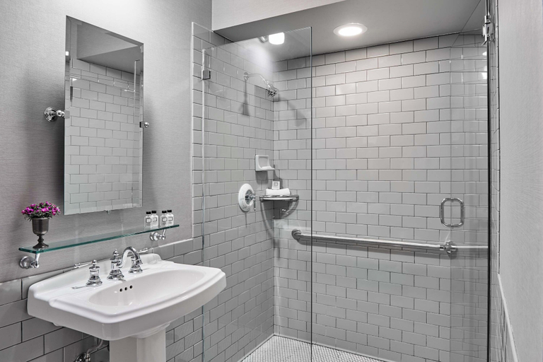 Bathroom 4, Colgate Inn, Madison