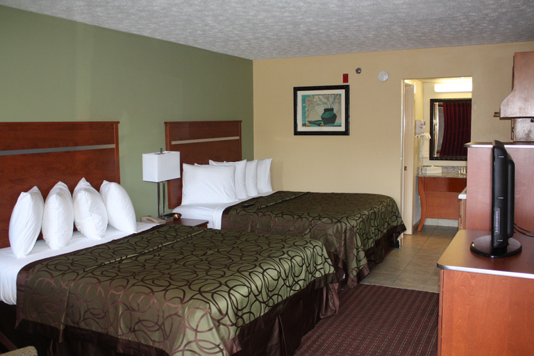 Bedroom 4, Baymont by Wyndham Pigeon Forge near Island Drive, Sevier