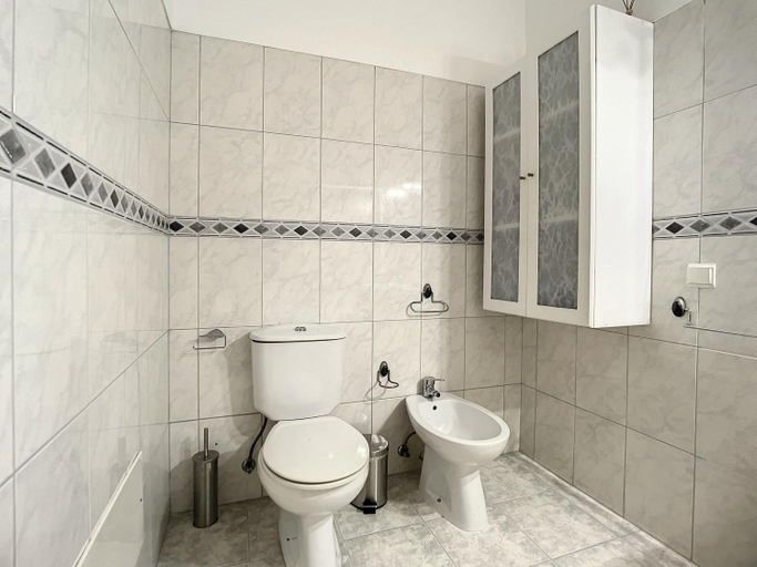 Bathroom 2, Milagres Apartment by Atlantic Holiday, Machico