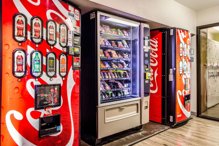 Food & Drinks, WoodSpring Suites Houston Baytown, Harris