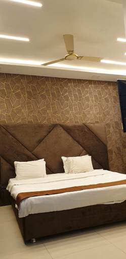 Bedroom 2, Hotel Park, Indore