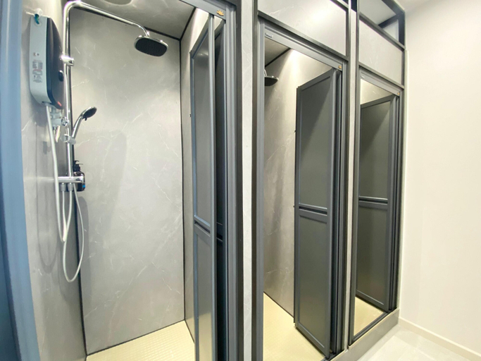 Bathroom 4, U Capsule Hotel, Kulaijaya