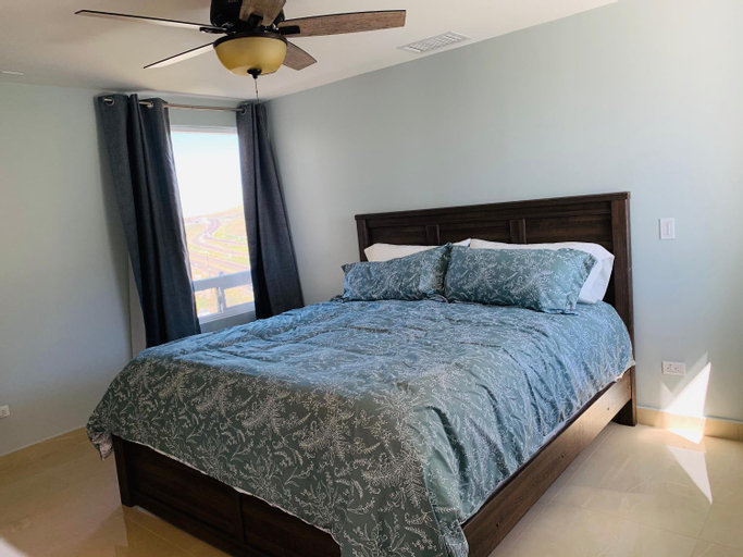 Bedroom 3, BEACHFRONT CONDO w POOLS STEPS TO BEACH & MINS TO DT, Tijuana