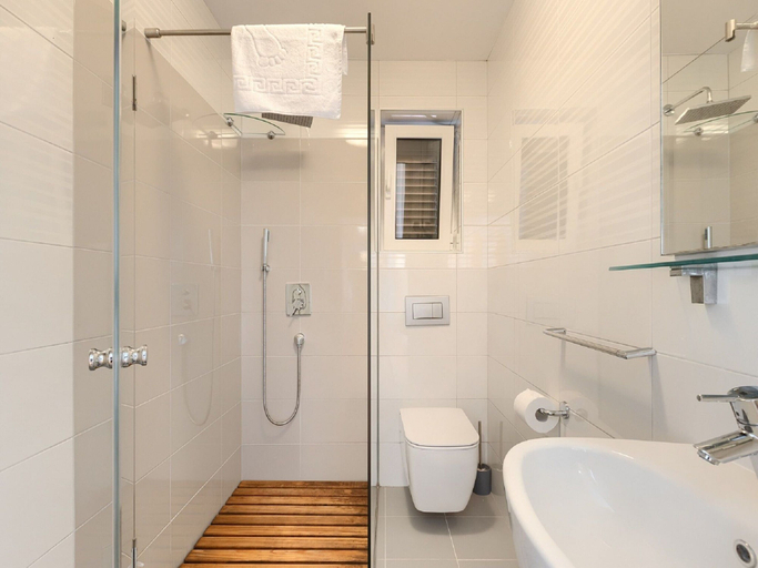 Bathroom 4, Holiday Home in Rovinjsko with Pool, Rovinj