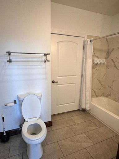 Bathroom 26