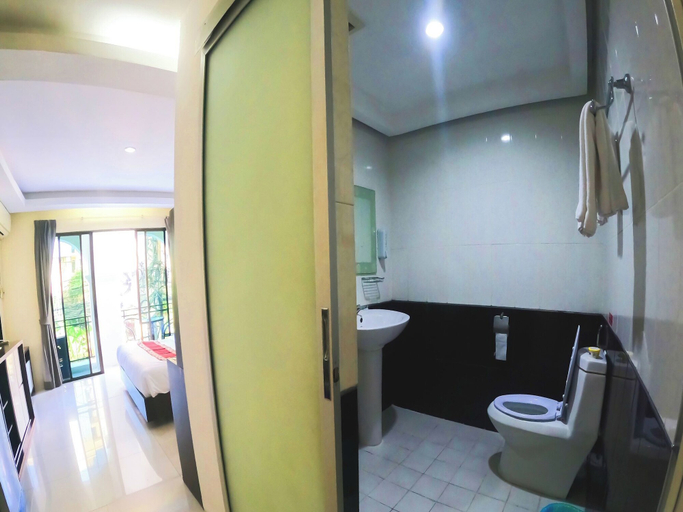 Bathroom 4, Siamese Serenity Stays, Pattaya