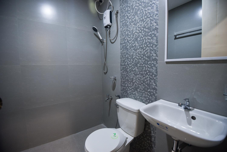Bathroom, ETT HomeTel, Kalibo