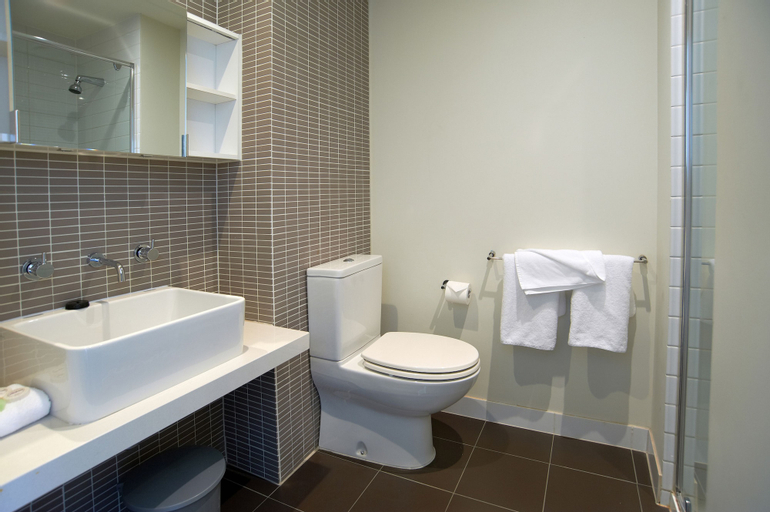 Bathroom 25