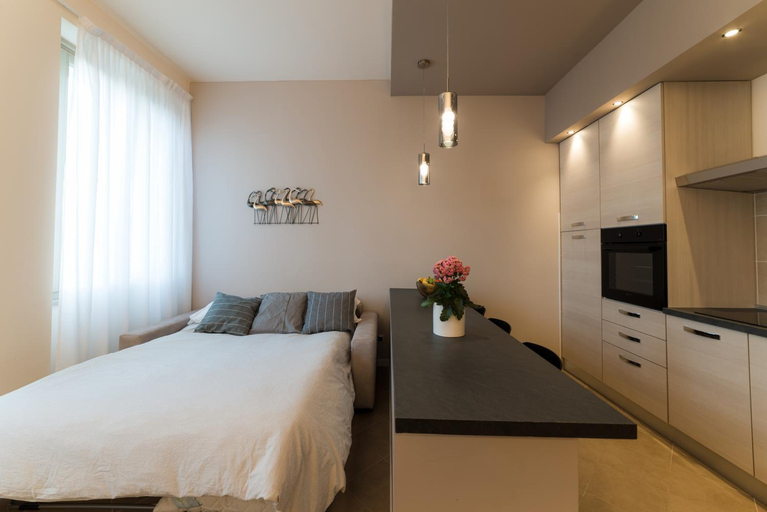 Others 5, DV Garda Suite, Brescia