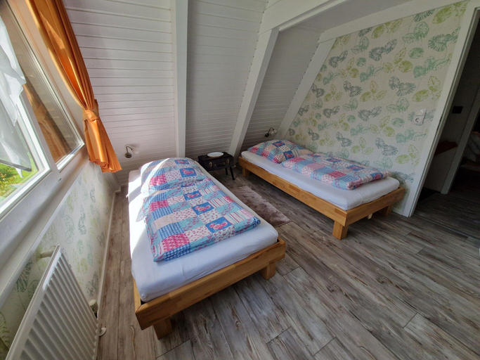 Room 2, Holiday Home in Germany With Scenic Views, Hersfeld-Rotenburg