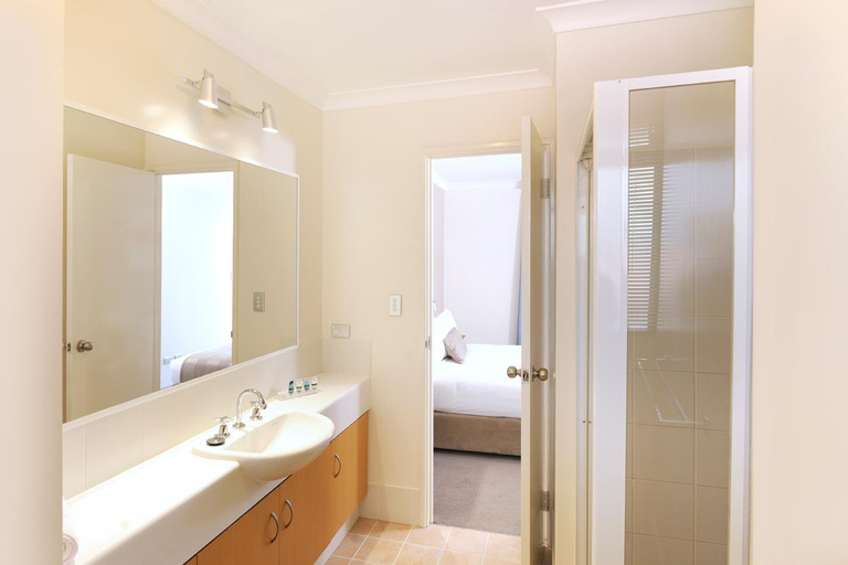 Bathroom 7