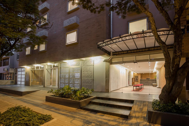 Exterior & Views