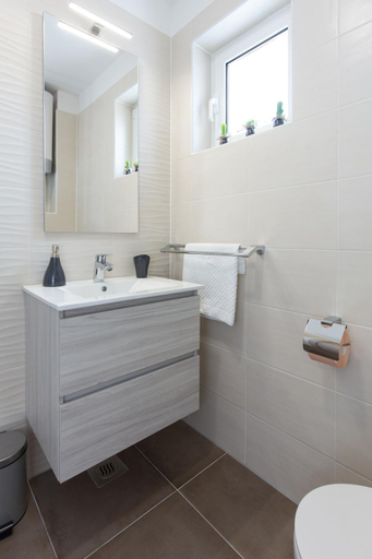 Bathroom 3, Apartments Kiara, Punat