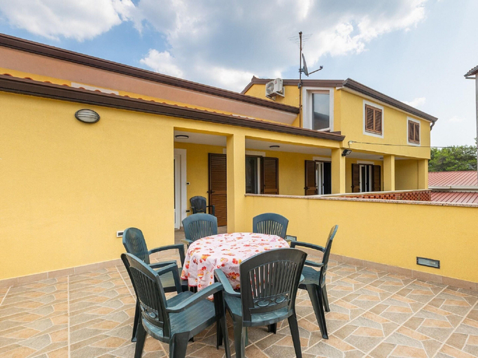 Exterior & Views 2, Holiday Home in Rovinjsko with Pool, Rovinj
