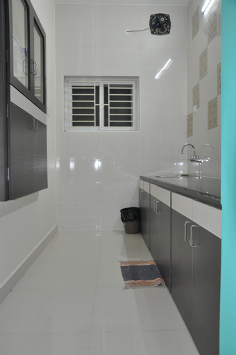 Bathroom 11
