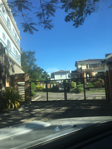 Exterior & Views, Unit J-5, 2BR House @Tagaytay Hampton Villa, Tagaytay City