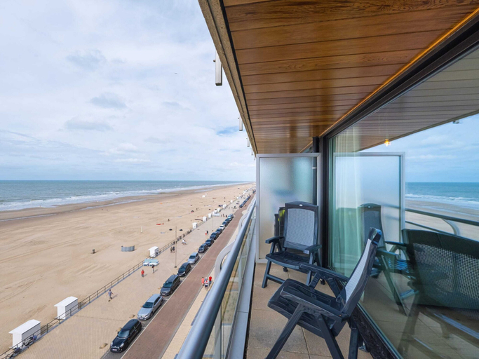 Balcony 2, Modern Studio With sea View and Garage, West-Vlaanderen