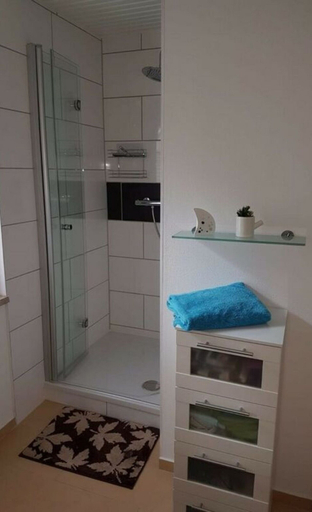 Bathroom 2, Haus Elfi Modern Retreat, Mansfeld-Südharz