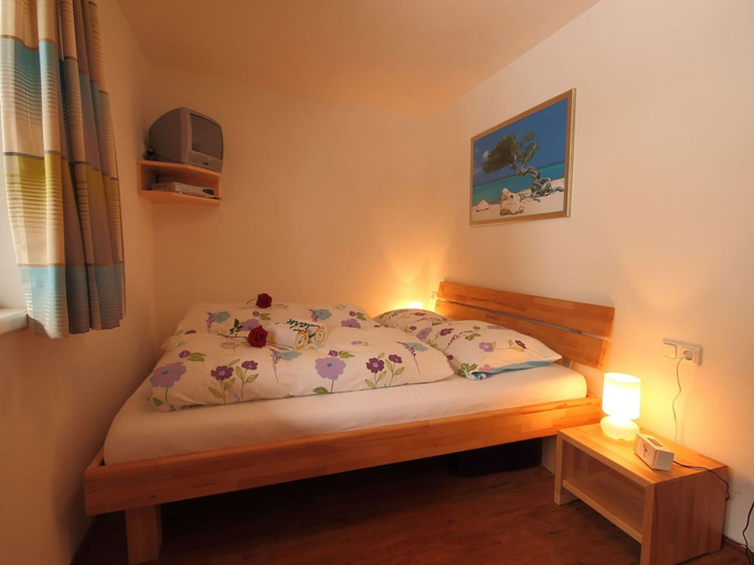 Bedroom 3, Boutique Apartment With Mountain View, Kitzbühel