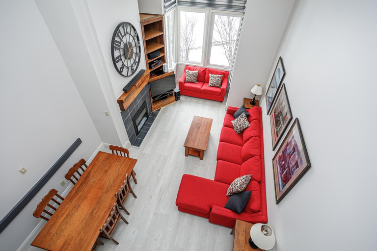 Others 5, 2 Bdrm Ski In Ski Out Loft at Blue Mountain, Grey