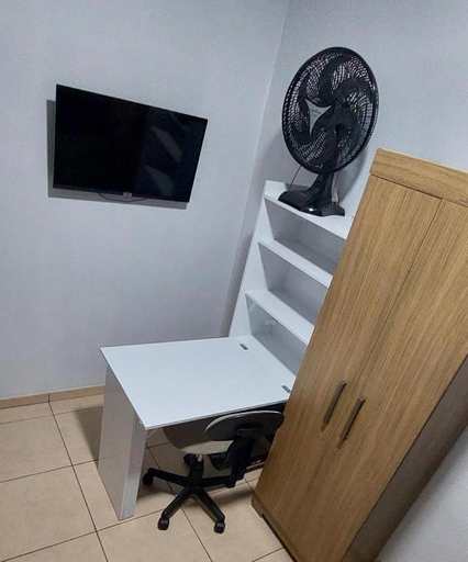 Others 3, Quarto PRIVADO banheiro compartilhado em Foz piscina wifi estacionamento cozinha E AR, Foz do Iguaçu