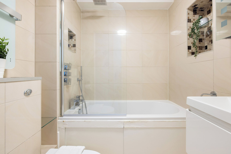 Bathroom 3, Chelsea Harbour Luxury Apartment, London