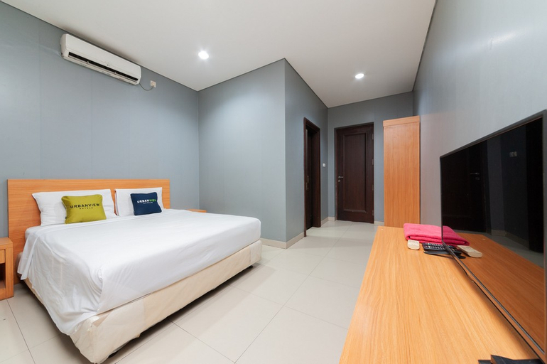 Bedroom 2, RedDoorz Plus near Kelapa Dua Kebon Jeruk, West Jakarta