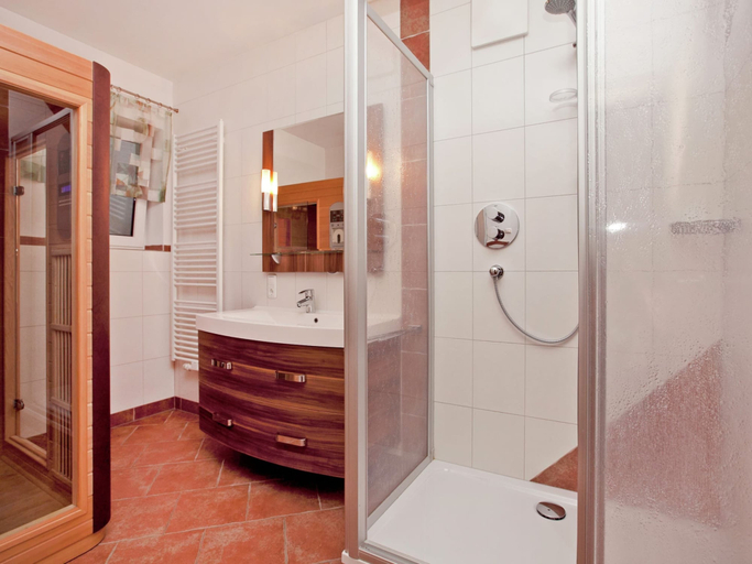Bathroom 3, Flat in Mittersill near Ski Lift, Zell am See