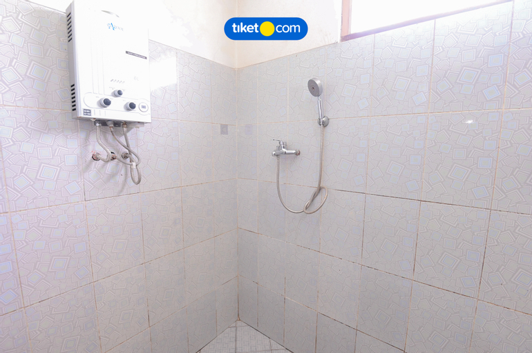 Bathroom 9