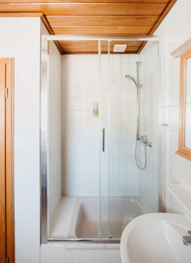Bathroom 5, Sterkrade 2 Comfortable Holiday Residence, Oberhausen