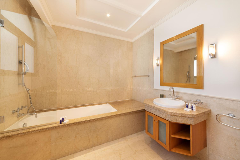 Bathroom 2, Luxury Villa w Dramatic Vw Private Beach Pool, Dubai