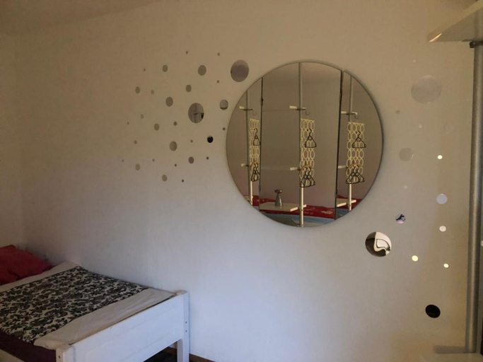 Bedroom 2, Luna Solis Stay Zimmer und Hostel nahe A1, Harburg