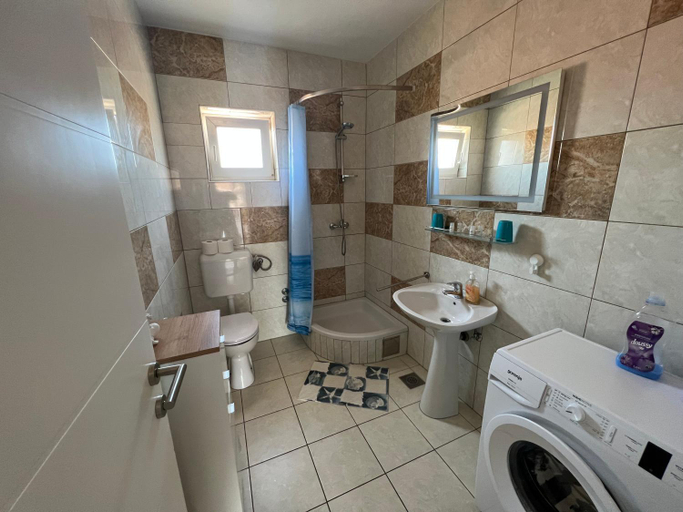 Bathroom, Apartments Villa Zdrava, Okrug