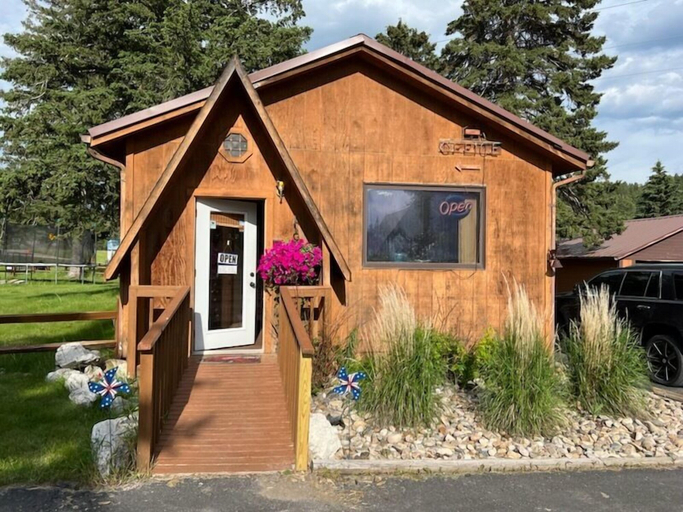 Exterior & Views 1, Springcreek Inn, Pennington