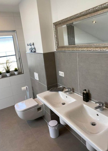 Bathroom 5, "penthouse Apartment on the Water", Mecklenburgische Seenplatte