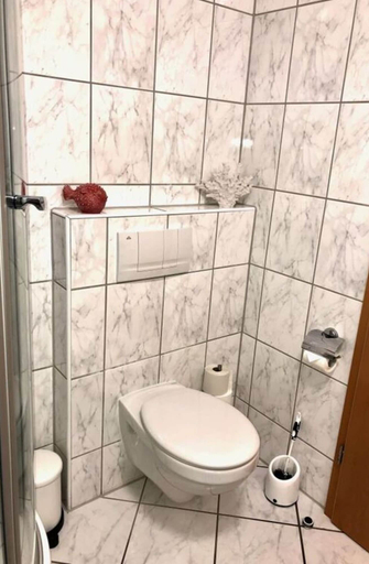 Bathroom 3, Holiday Apartment Riff, Leer