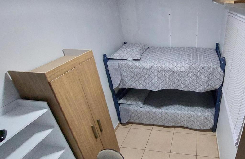 Others 4, Quarto PRIVADO banheiro compartilhado em Foz piscina wifi estacionamento cozinha E AR, Foz do Iguaçu