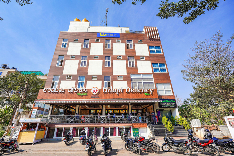 Exterior & Views, Hotel Grand Vista Inn, Bangalore