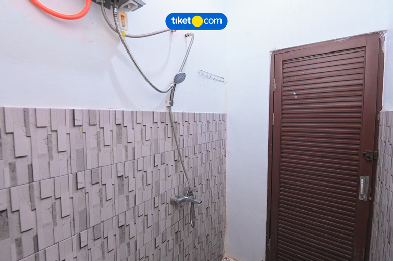 Bathroom 4