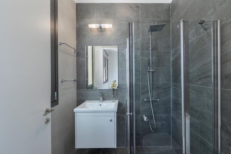 Bathroom 2, Villa Adaris