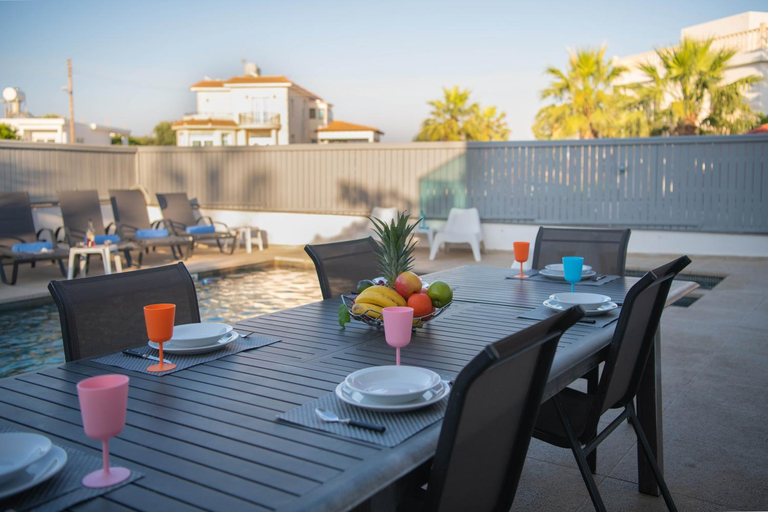 Food & Drinks, Villa Ruby Yiasemina