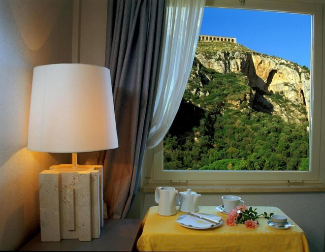 Bedroom 2, Grand Hotel Palace, Latina