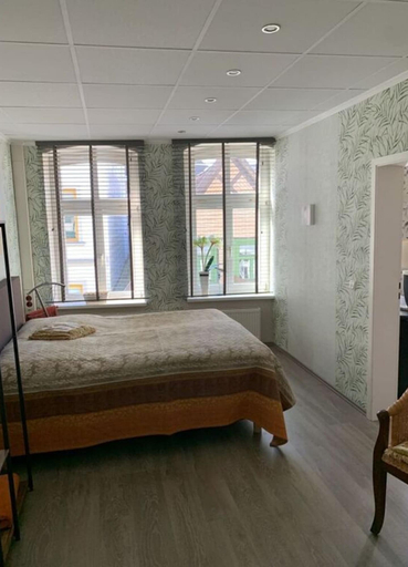 Room 2, Cathedral Whispers Modern Retreat, Schwerin