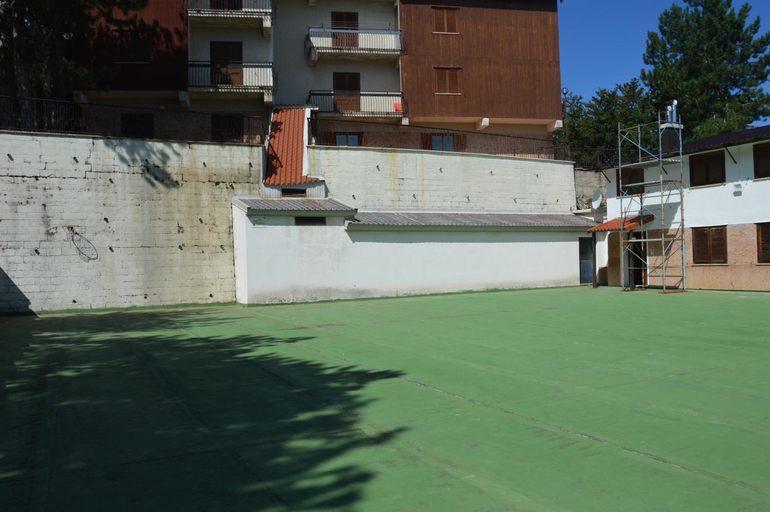 Others 4, La casa nel bosco, Cosenza