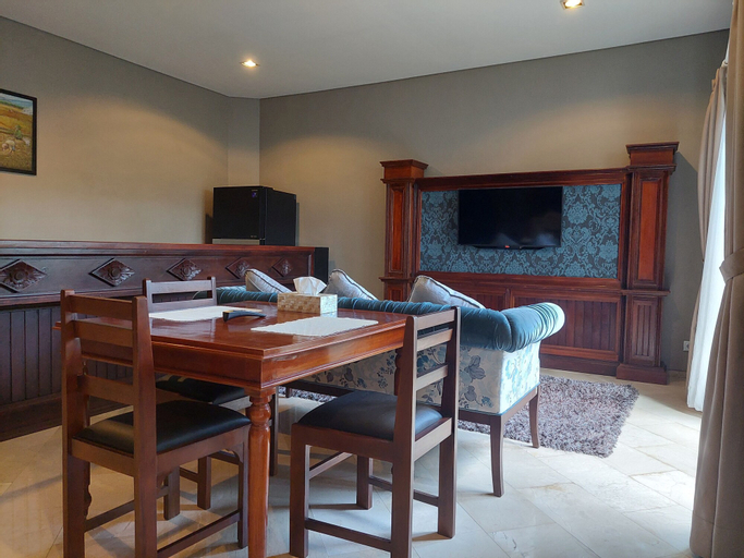 Dining Room 6