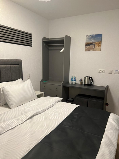 Bedroom 4, Dido Diamond Hotel, Offenbach