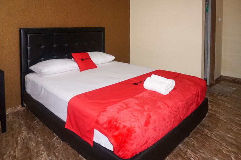 Bedroom, RedDoorz near Stasiun Kroya (permanently closed), Cilacap